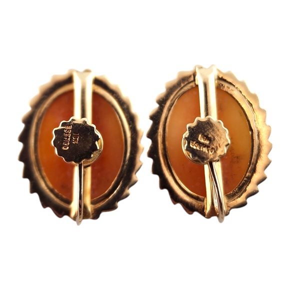 10 Karat Yellow Gold Cameo Screw Back Earrings #18570 - Picture 5 of 7